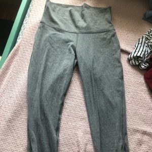Old Navy Active Light Grey Cropped Legging